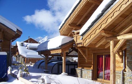 Odalys Chalet Le Loup Lodge — 4-Star Luxury Hotel in Les Deux Alpes, France