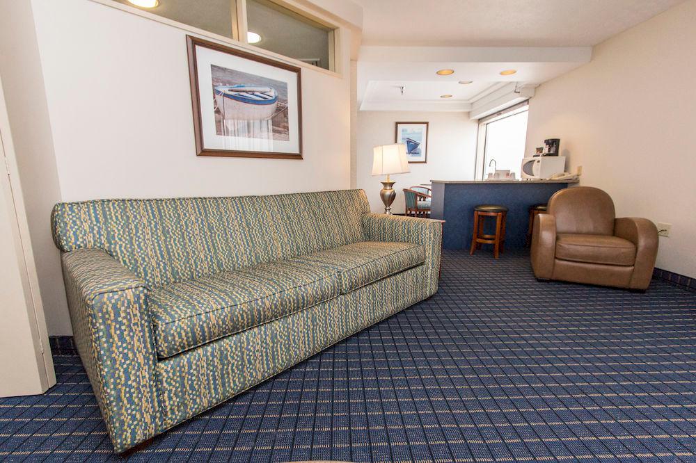 Cedar Point's Sandcastle Suites - photo 15