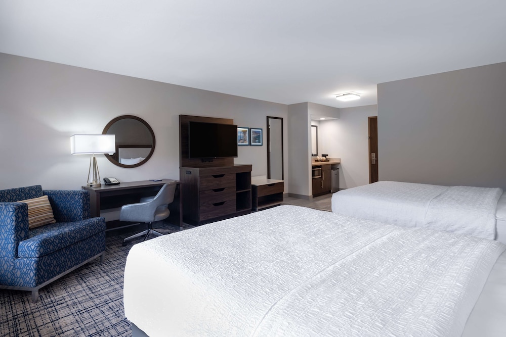 Hampton Inn & Suites Agoura Hills - photo 19