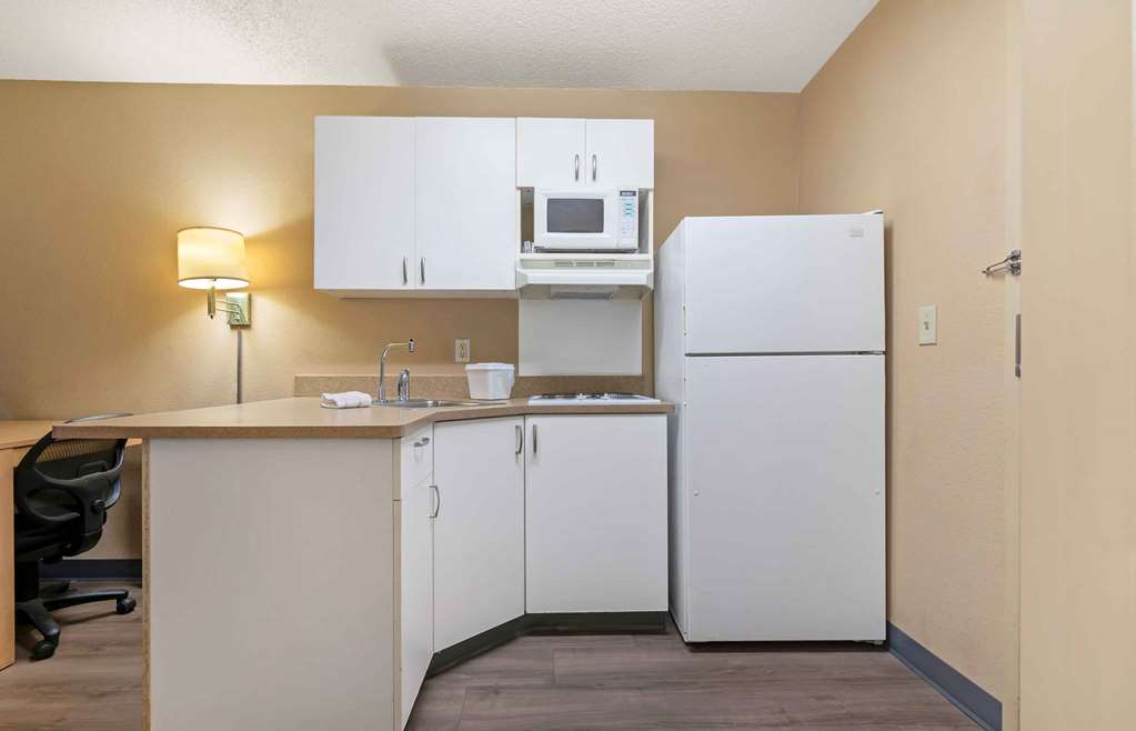 Extended Stay America Suites Kansas City Overland Park Quivi - photo 17
