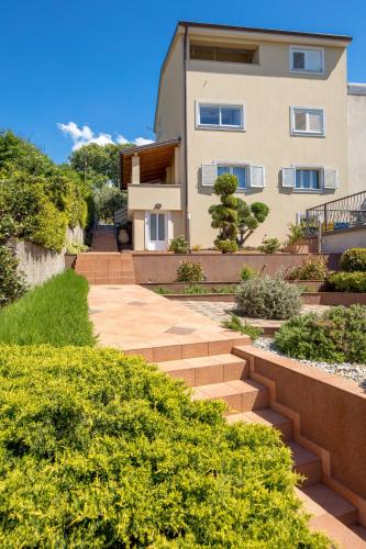 Mladenka Apartment — 4-Star Luxury Hotel in Kraljevica, Croatia