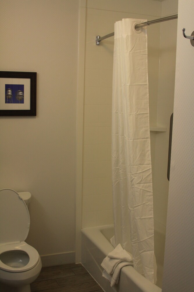 Hampton Inn Pratt - photo 37