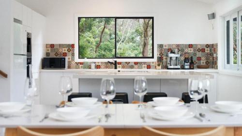 ‘Bouddi Bush and Bay Retreat’ by HolidayCo — Bensville — photo 3