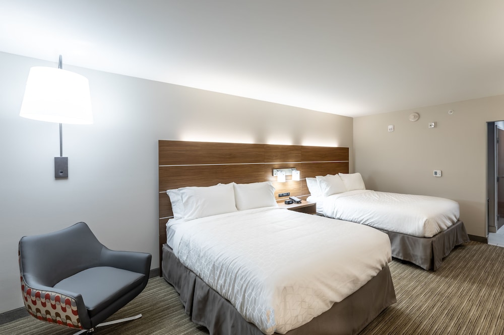 Holiday Inn Express & Suites Greenville S Piedmont by IHG - photo 8
