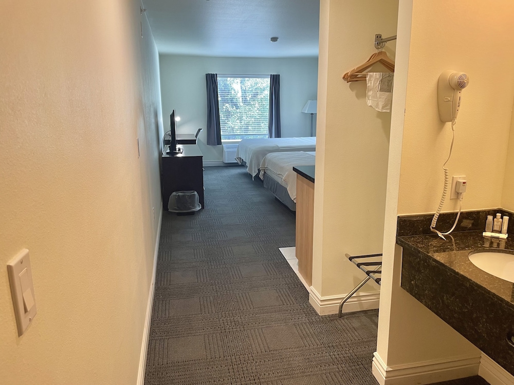 FairBridge Inn & Suites Cuero - photo 7