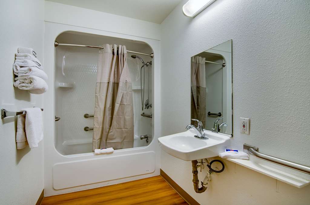 Motel 6 Salina KS - photo 31