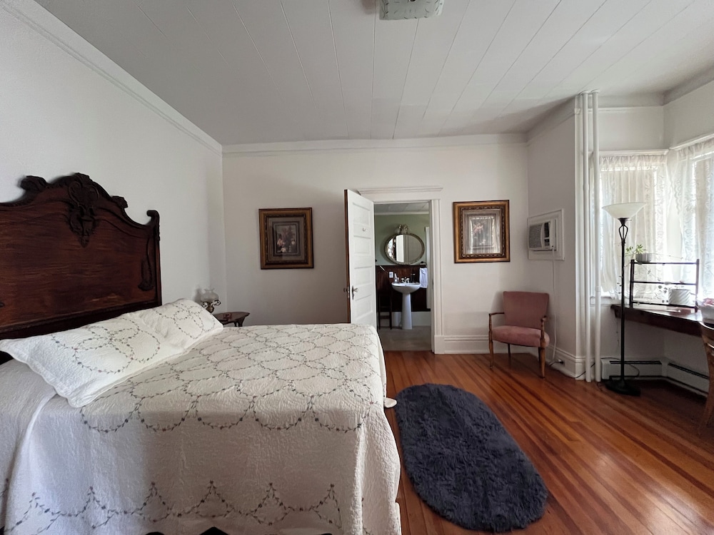 The Boho Buffalo Inn - photo 24