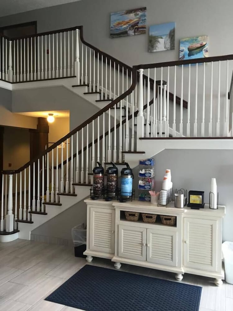 Dunes Express Inn & Suites - photo 4