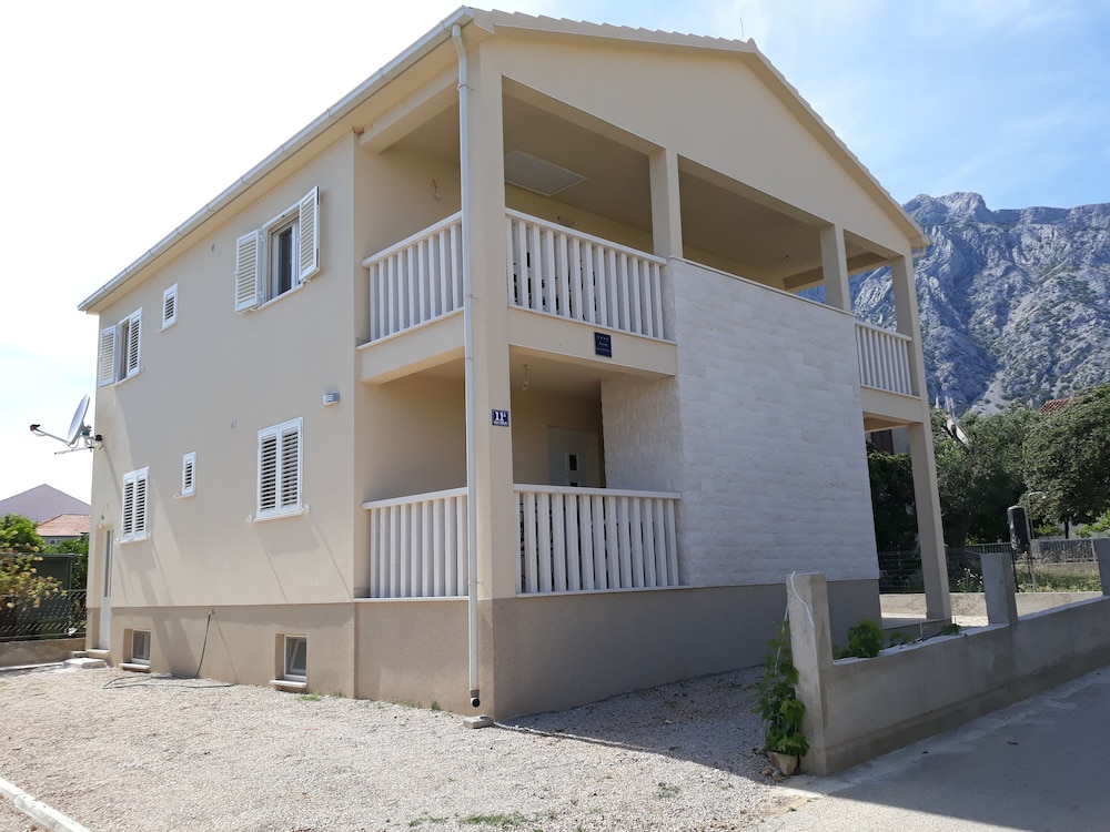 Apartments Juliet — 4-Star Luxury Hotel in Orebic, Croatia
