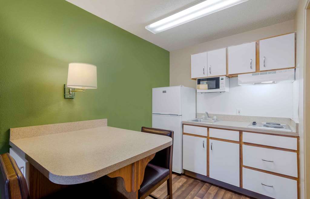 Extended Stay America Select Suites Atlanta Cumberland Mall - photo 40