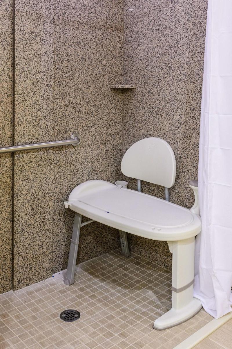 Asbury Inn & Suites - photo 17