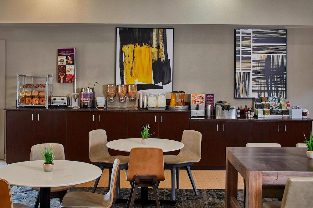 Residence Inn by Marriott Atlanta Airport North Virginia Ave - photo 27