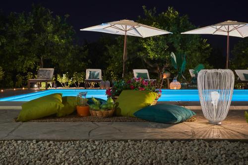 La casa dei Limoni con piscina Noto — 4-Star Luxury Hotel in Noto, Italy