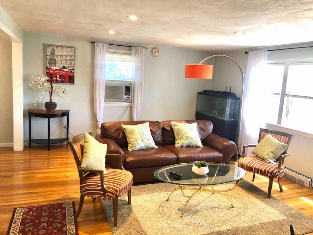Convenient Retreat in Boston Suburbs 3bed 1bath — hotel in Waltham