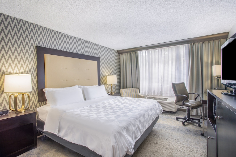 Holiday Inn & Suites Parsippany Fairfield by IHG - photo 4