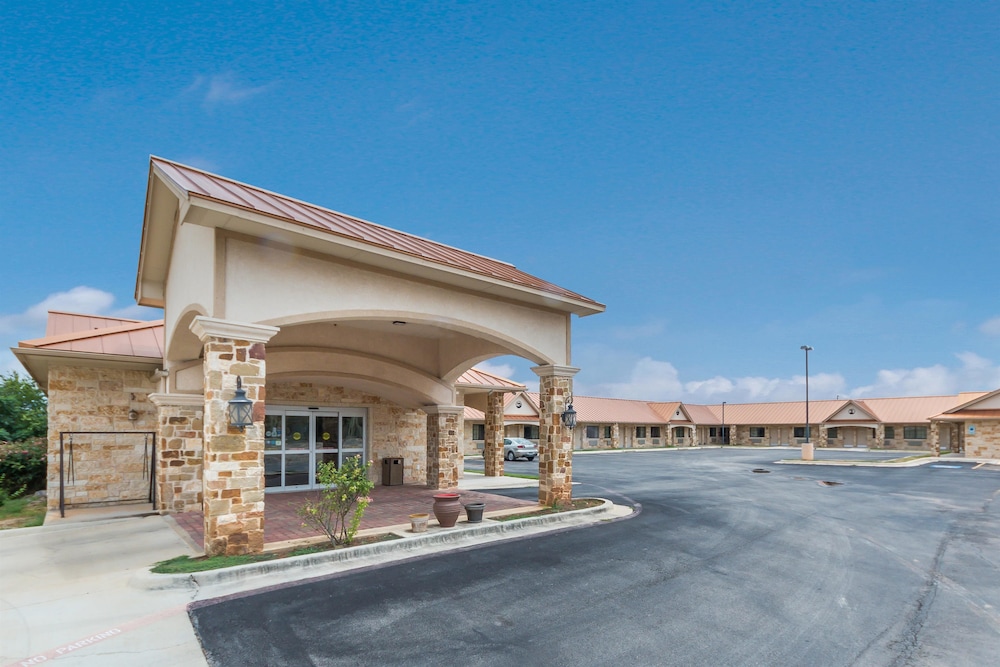 Eagle Ford Inn - photo 36