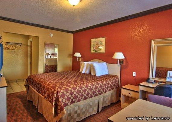 Rodeway Inn Capitol - photo 10