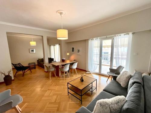 Spacious Apartment in Athens — 4-Star Luxury Hotel in Athens, Greece