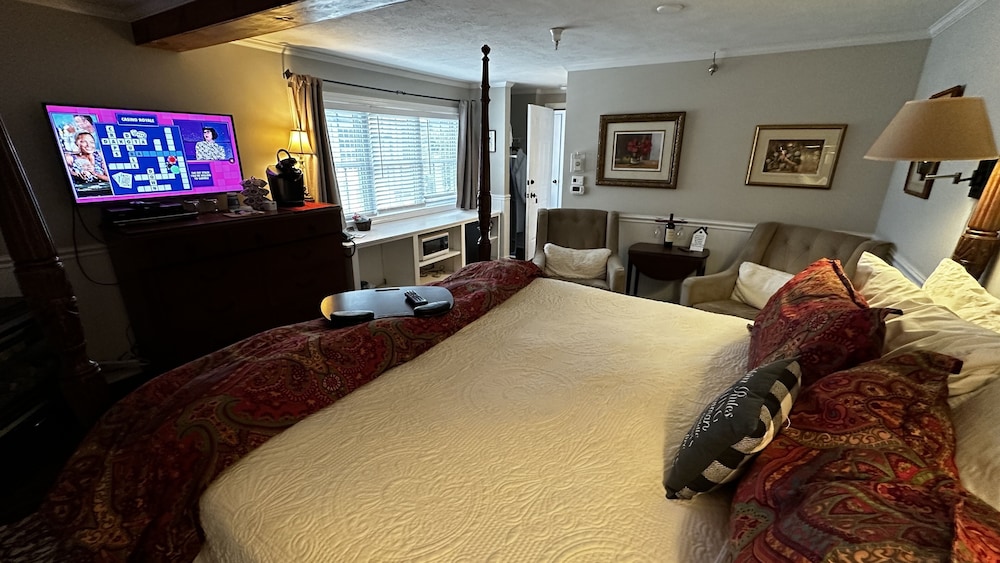 Phineas Swann Inn & Spa - photo 43