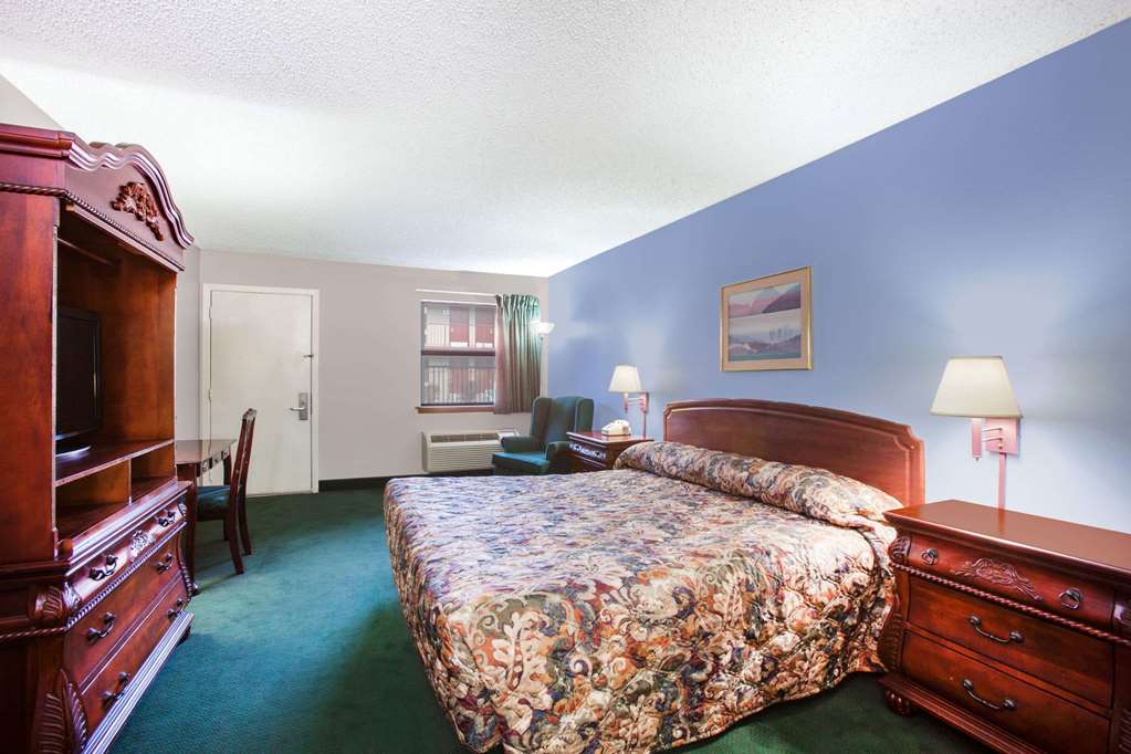 Super 8 by Wyndham Malvern - photo 11