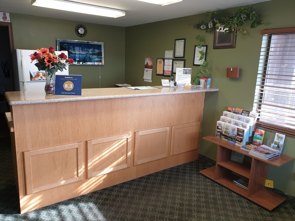 Split Mountain Motel - photo 2