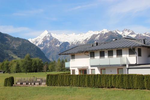 Appartements Julia — 4-Star Luxury Hotel in Zell Am See, Austria