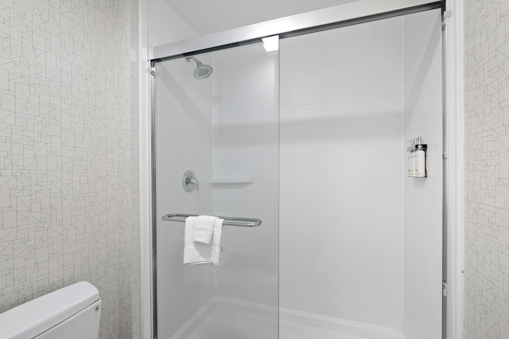 Holiday Inn Express & Suites Locust Grove by IHG - photo 22