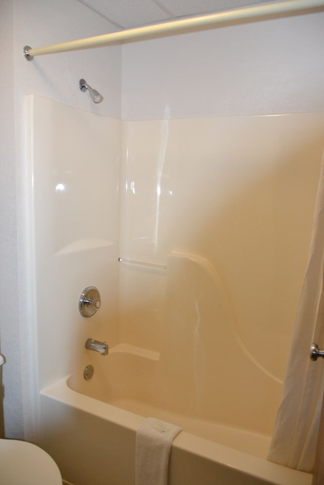 Carrington Inn & Suites - photo 23