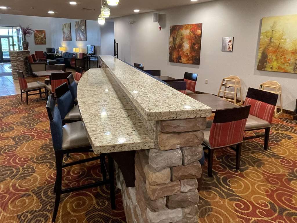 Comfort Suites Altoona North - photo 15