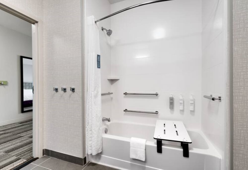 Hampton Inn & Suites Ft. Worth Burleson - photo 19