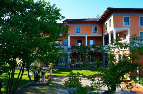 Le Rondini — 4-Star Luxury Hotel in Povoletto, Italy