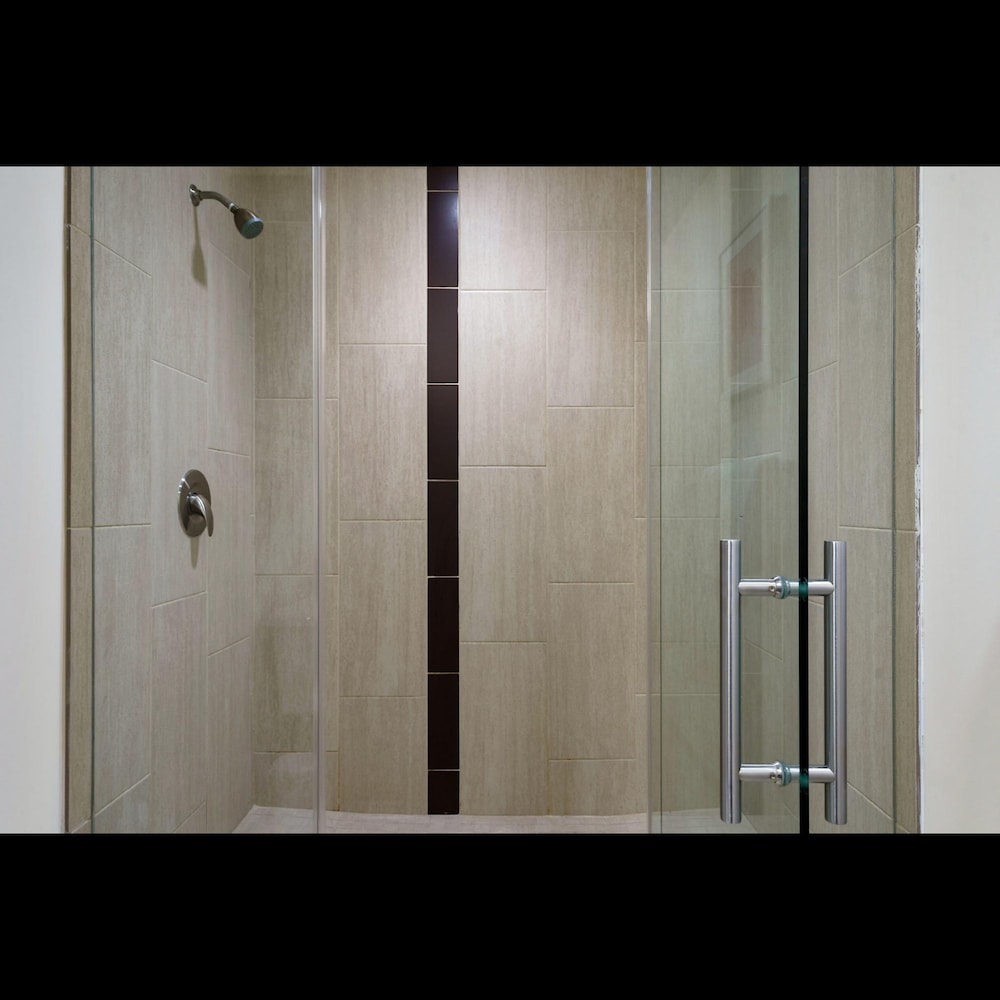 Mid Main Lofts 6424 Cool Designer 1BR Loft Midtown Houston - photo 28