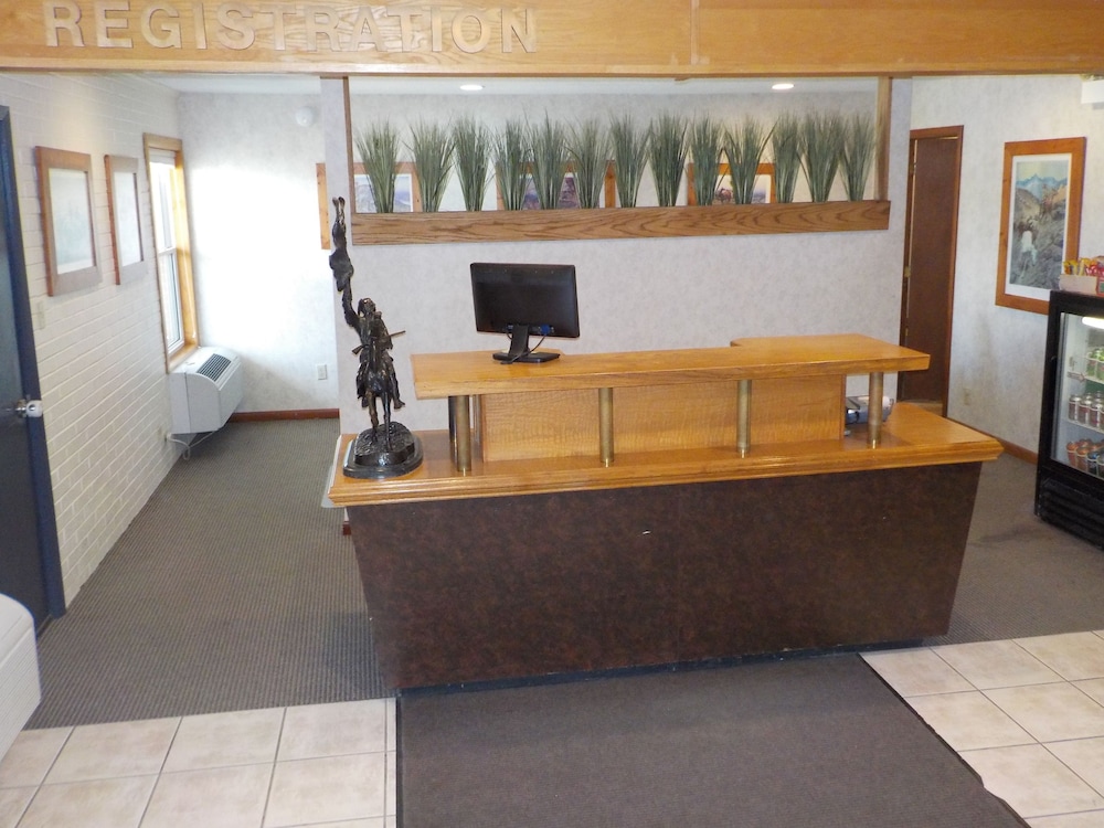 Indian Hills Inn & RV Park - photo 3