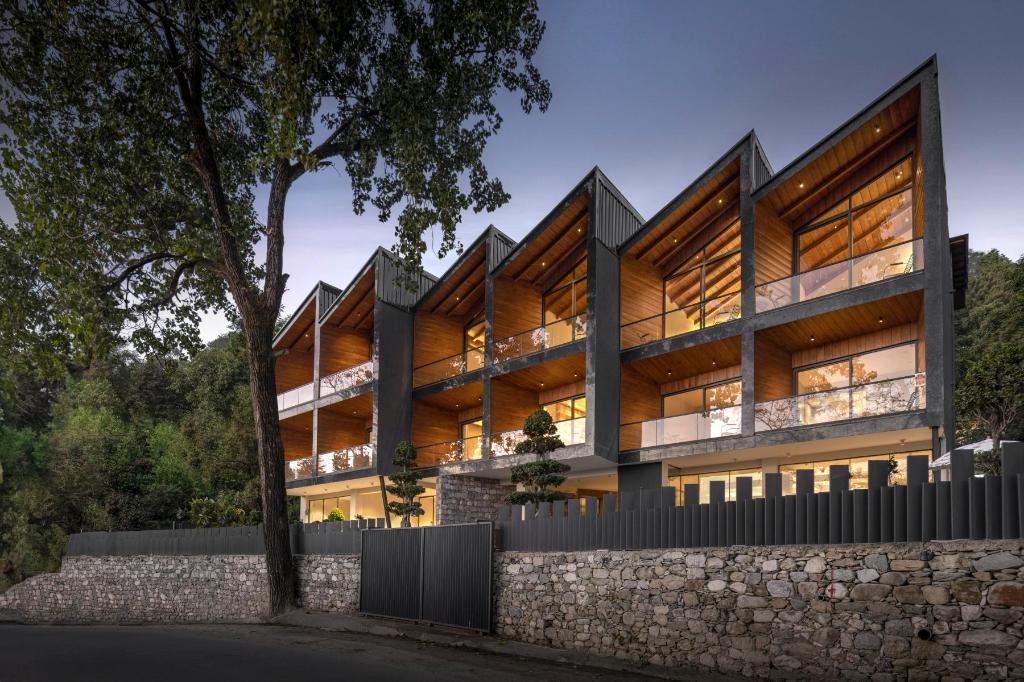 The Samai — 4-Star Luxury Hotel in Naini Tal, India
