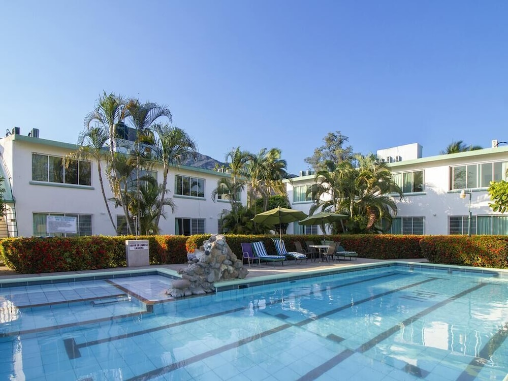 Hotel Parotas Manzanillo in Manzanillo, Mexico