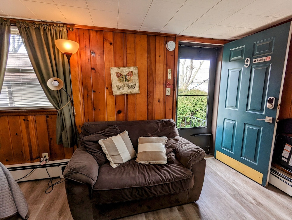 Riverside Motel - photo 21