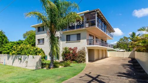 Spacious Unit Overlooking Moreton Bay Boyd St Woorim — Woorim