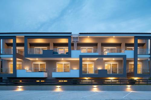 Sithonia Suites Luxury Apartments 4 Beds — 4-Star Luxury Hotel in Nikiti, Greece