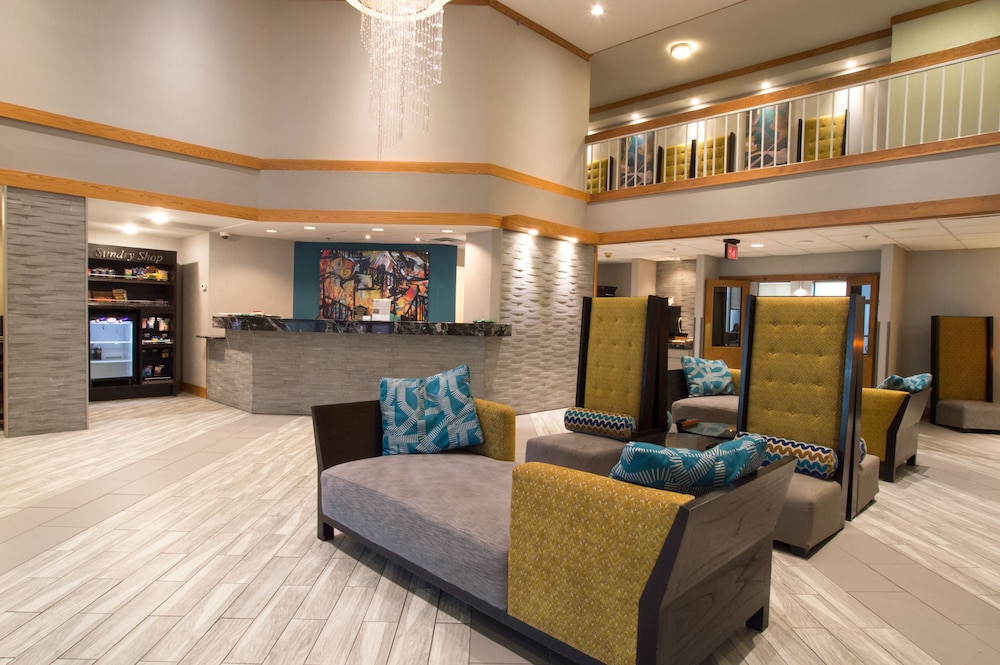Greenstay Hotel & Suites - photo 8