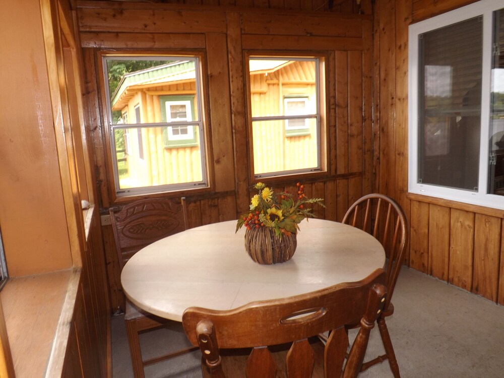 Crooked Lake Resort Cabin 4 - photo 11