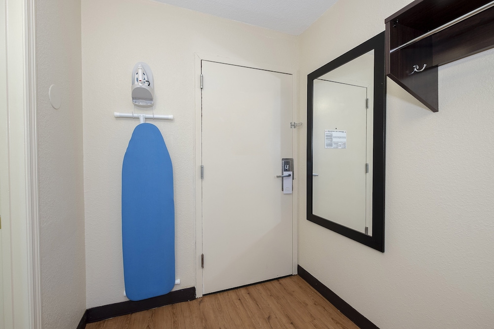 Red Roof Inn Roanoke Rapids - photo 13