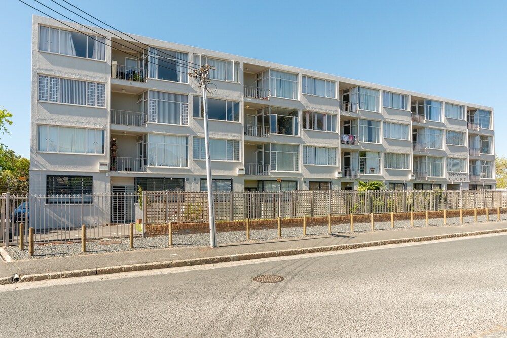 Devon Court 7