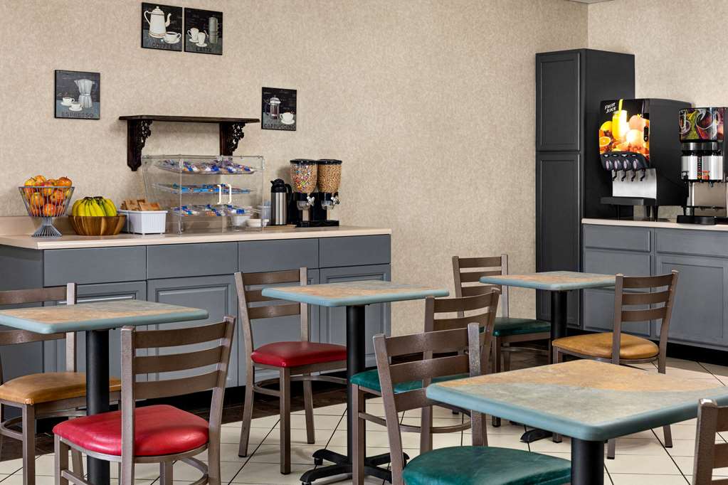Super 8 by Wyndham Grove City - photo 39
