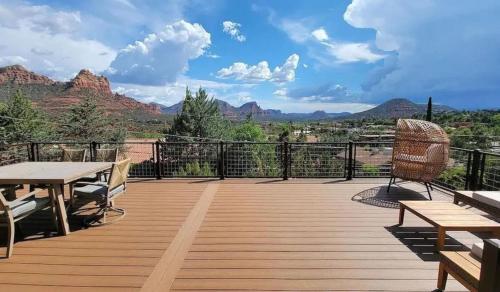 The Uptown ViewHouse BIG RedRock views HotTub in Sedona, United States