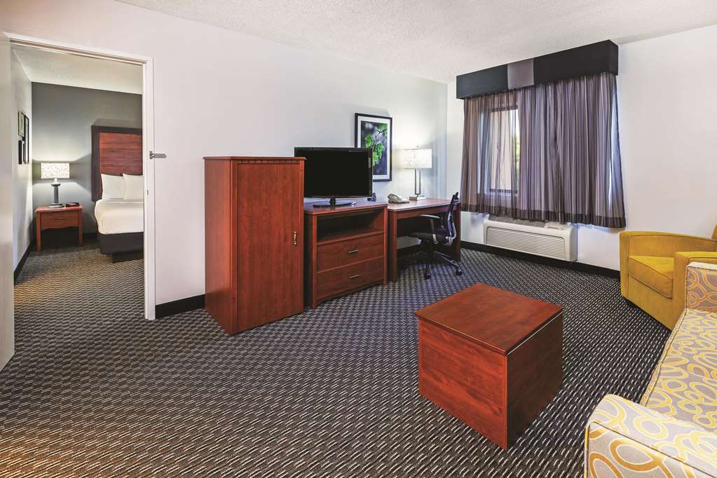 La Quinta Inn & Suites by Wyndham N Little Rock McCain Mall - photo 25