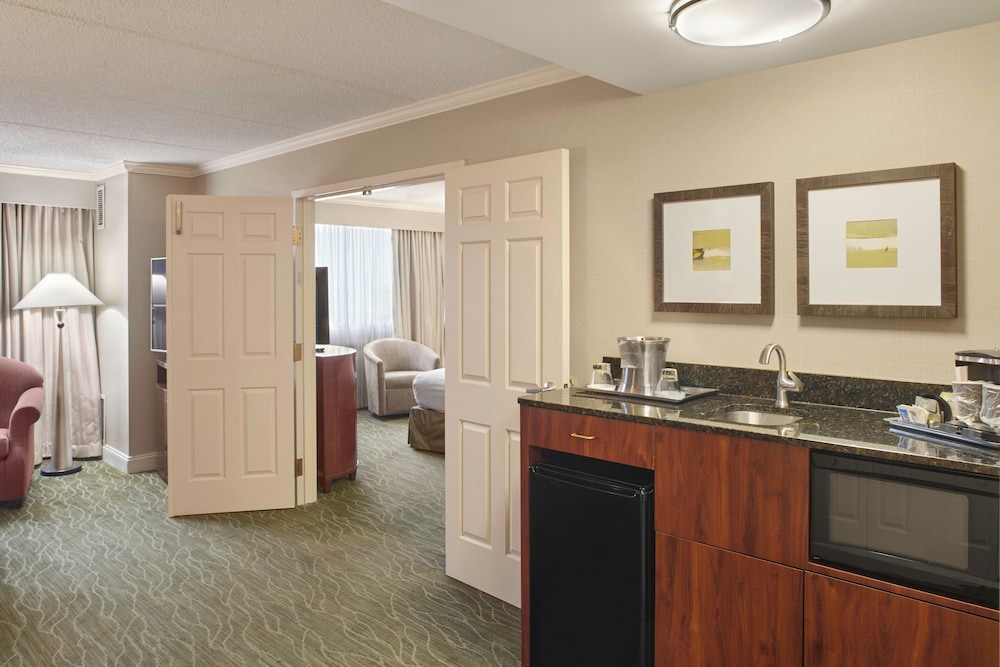 DoubleTree by Hilton Akron Fairlawn - photo 14