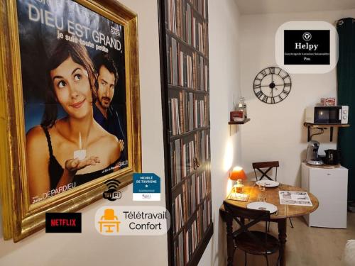 Deco Vintage 5mn du Centre TV Connectee in Pau, France