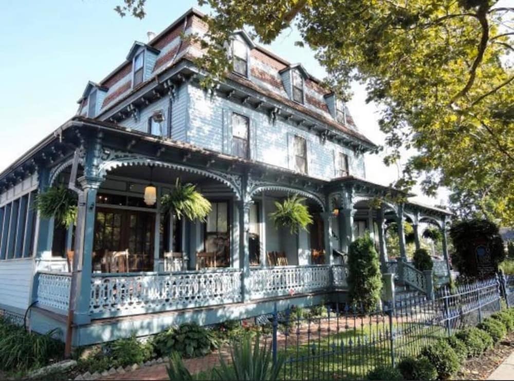 The Hugh Boutique B&B — 4-Star Luxury Hotel in Cape May, United States