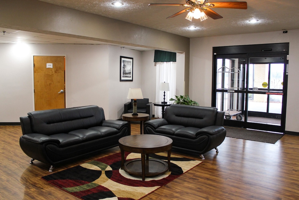 Quality Inn Clinton Knoxville North - photo 3