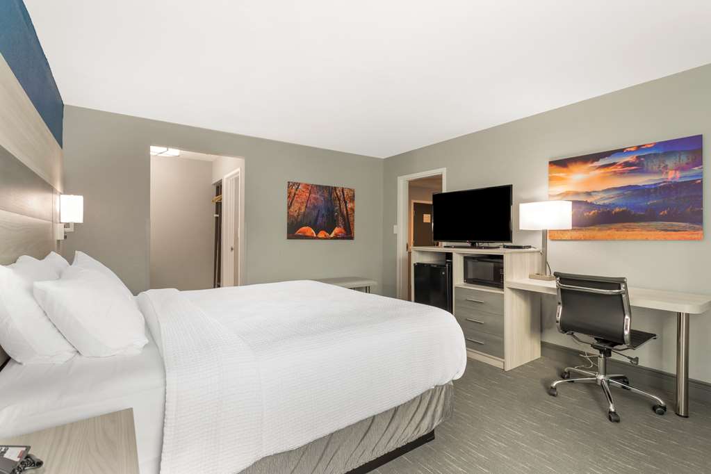 Best Western Plus Magnolia Inn Suites - photo 27